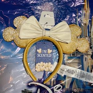 Beignet Loungefly Disney ears scented NWT